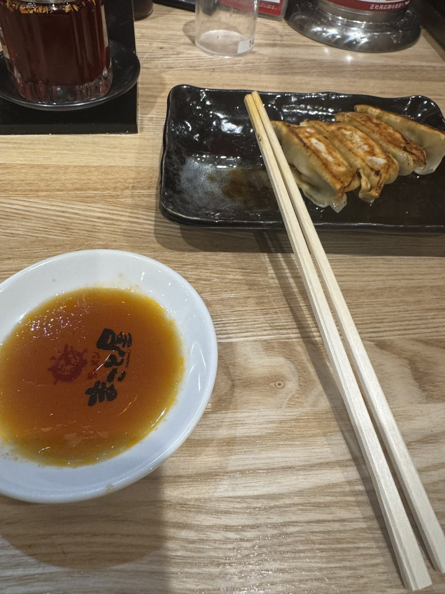 koretomo1083's tweet photo. 餃子セットを頼んだら
また今日も餃子のみしか来ない。
もう10分経過
#まこと屋 https://t.co/SMUv5HuD6g