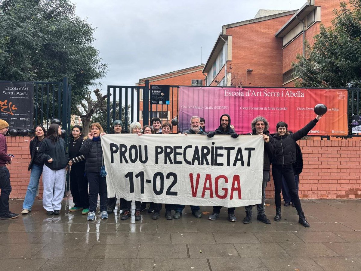 ✊ Avui als centres, dissabte als carrers!

🔥 Omplim els centres de cartells, crespons negres, pancartes, fem visible el suport!
📸 Comparteix-ho i fes córrer la lluita

📣Manifestació 
🗓 24 de gener 🕦 11.30 h
📍Arc de Triomf → El Born

#DignifiquemLaProfessió #OmplimElBorn