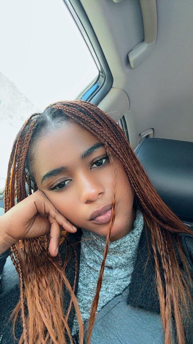 NdaribaririndaJ's tweet image. Tu ne l’as ni dotée, ni épousée ; elle te trompe, tu te fâches.
C’est ta femme ?