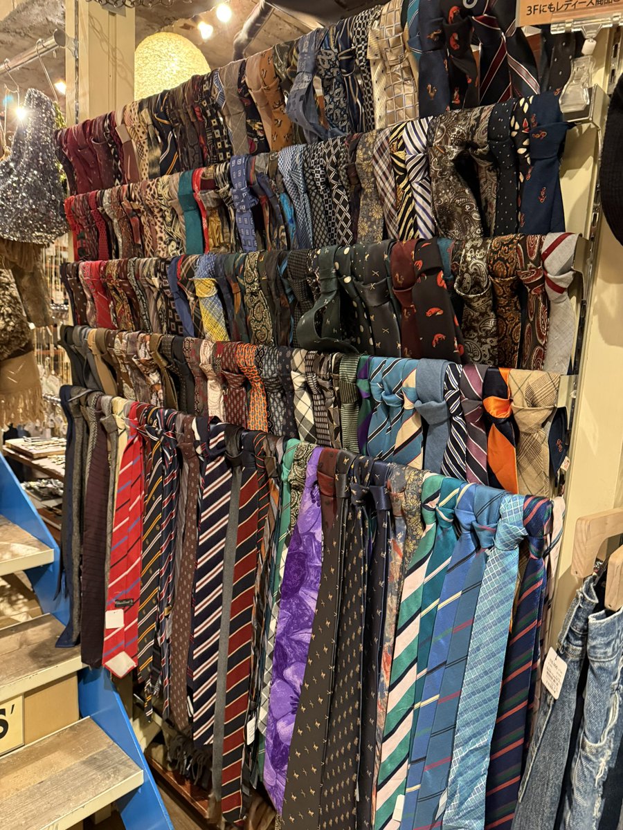 ハーフ着ぐの皆様どこで衣装揃えてますか ビンテージ風のシャツやらネクタイやら小物を探すなら、東京は高円寺にあるBIG TIMEとSmall  changeがオススメ✨🐕♪♪