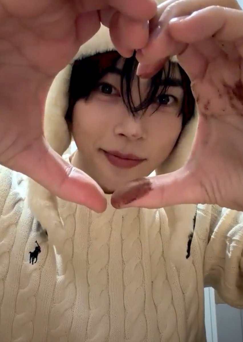 학생
코에
코코아가루
다 묻엇어….