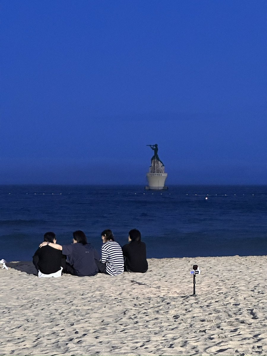 시간이 지나도 변하지 않는 게 있어 ………… 😭😭😭