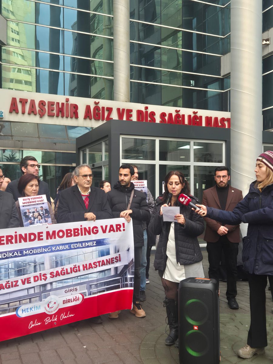 BASKILAR BİZİ YILDIRAMAZ, DT. JANAT DÜZGÜN YALNIZ DEĞİLDİR!

Bugün Ataşehir Ağız ve Diş Sağlığı Hastanesi önünde, meslektaşımız Dt. Janat Düzgün’e yönelik hiçbir hukuki dayanağı olmayan soruşturmalar ve cezalandırma amacı taşıyan tayin uygulamalarına karşı basın açıklamamızı