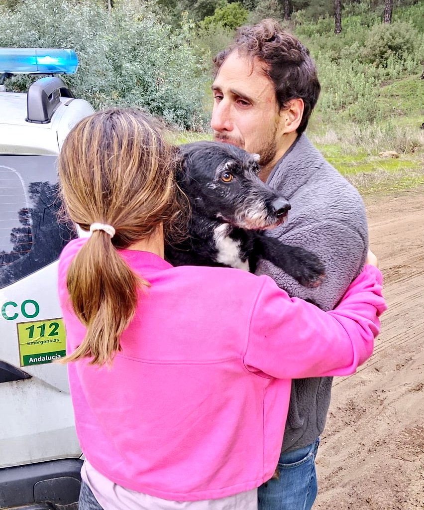Ya está en casa.

Y no es solo un perro.

Boro es el símbolo de que, auxiliadas las víctimas y rescatados los cadáveres que desgraciadamente han quedado en el camino, los seres humanos somos capaces de empeñar hasta el último recurso en no dejar a nadie atrás.

Se supone que, por