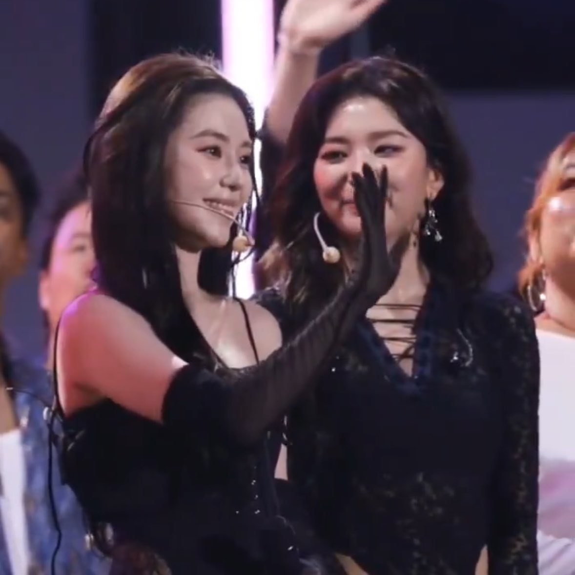 _xhypocrisy's tweet image. “ทานตะวันไม่เคยหันมองผู้ใดนอกจากดวงอาทิตย์” 

2016                                                     2026