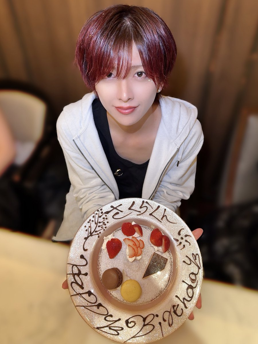 #らぶしっく メンバーに誕生日祝ってもらった記念写真🎂🫶🏻