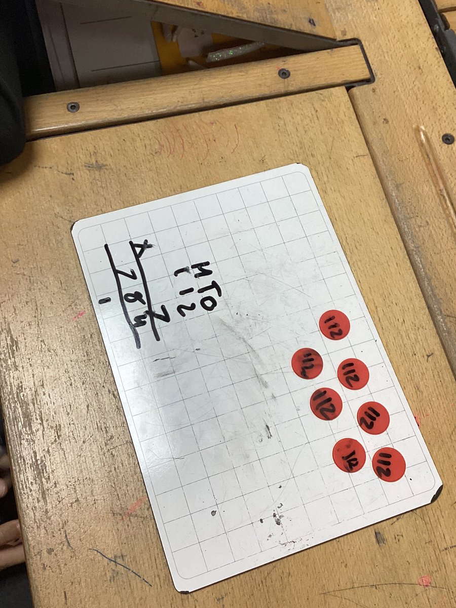 year_family's tweet photo. We can multiply 3 digit numbers by 1 digit numbers ✖️
We used unitised counters to help us 🔴
#MathsHFB10 #TeachingforMastery
@HolyFamilyScho1 @NCETM https://t.co/KfONCQQDoh