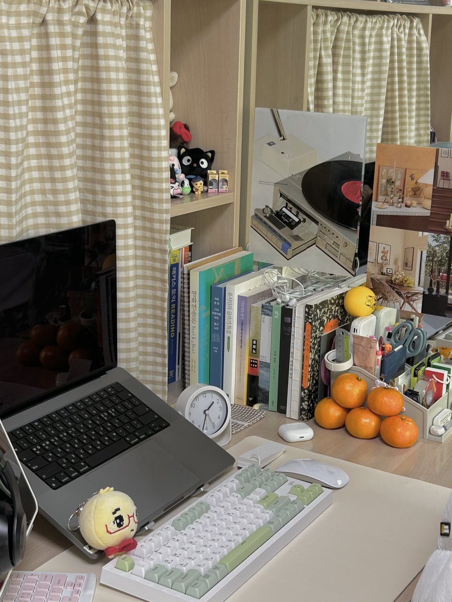 1625_99's tweet image. 좀 더 예뿌게 꾸미고 싶다 , , , 너저분st