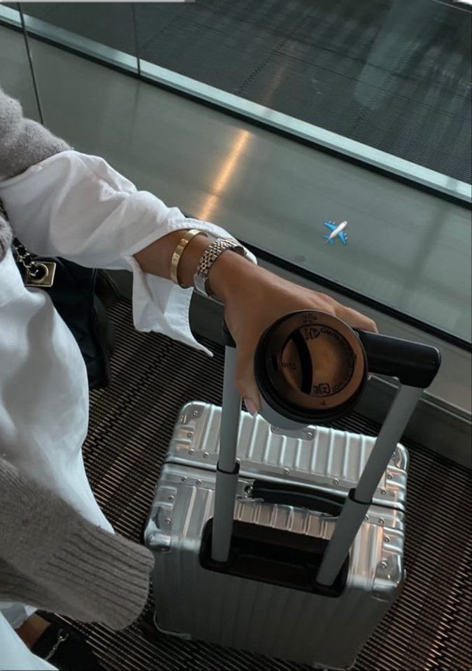 classyladylife's tweet photo. business trip✈️ https://t.co/nkXTvxZg88