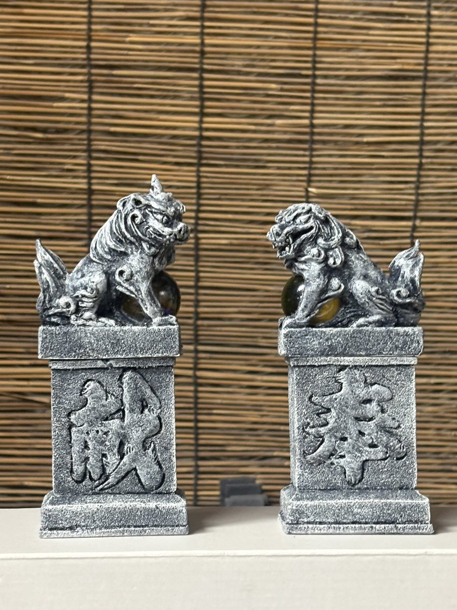 追記です 台座の後側はいたってシンプルです