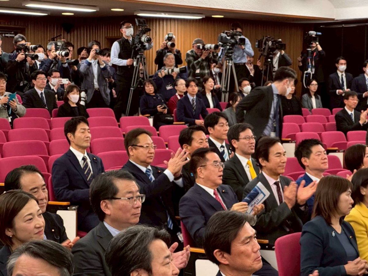 Mano_Satoshi's tweet image. #中道改革連合 の結党大会に参加しました。

政治生命を懸け、60年にわたる公明党の歴史に自ら区切りをつけてでも、新党を立ち上げる強い覚悟と熱い思いを直接伺いました。

私自身も気持ちを新たに、国民一人ひとりの声を大切にする政治を丁寧に取り組んでまいります。
#岐阜5区　#まのさとし