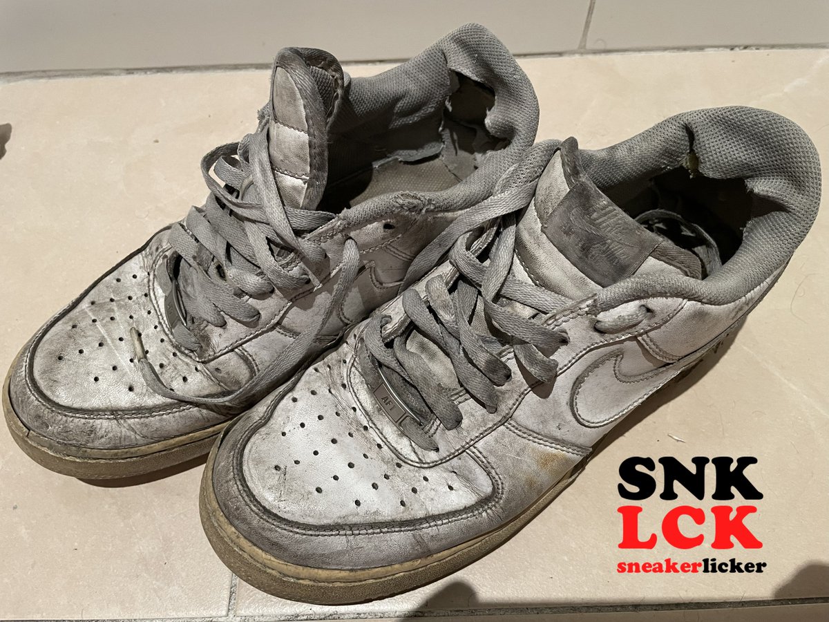 Sneaker Licker tweet media