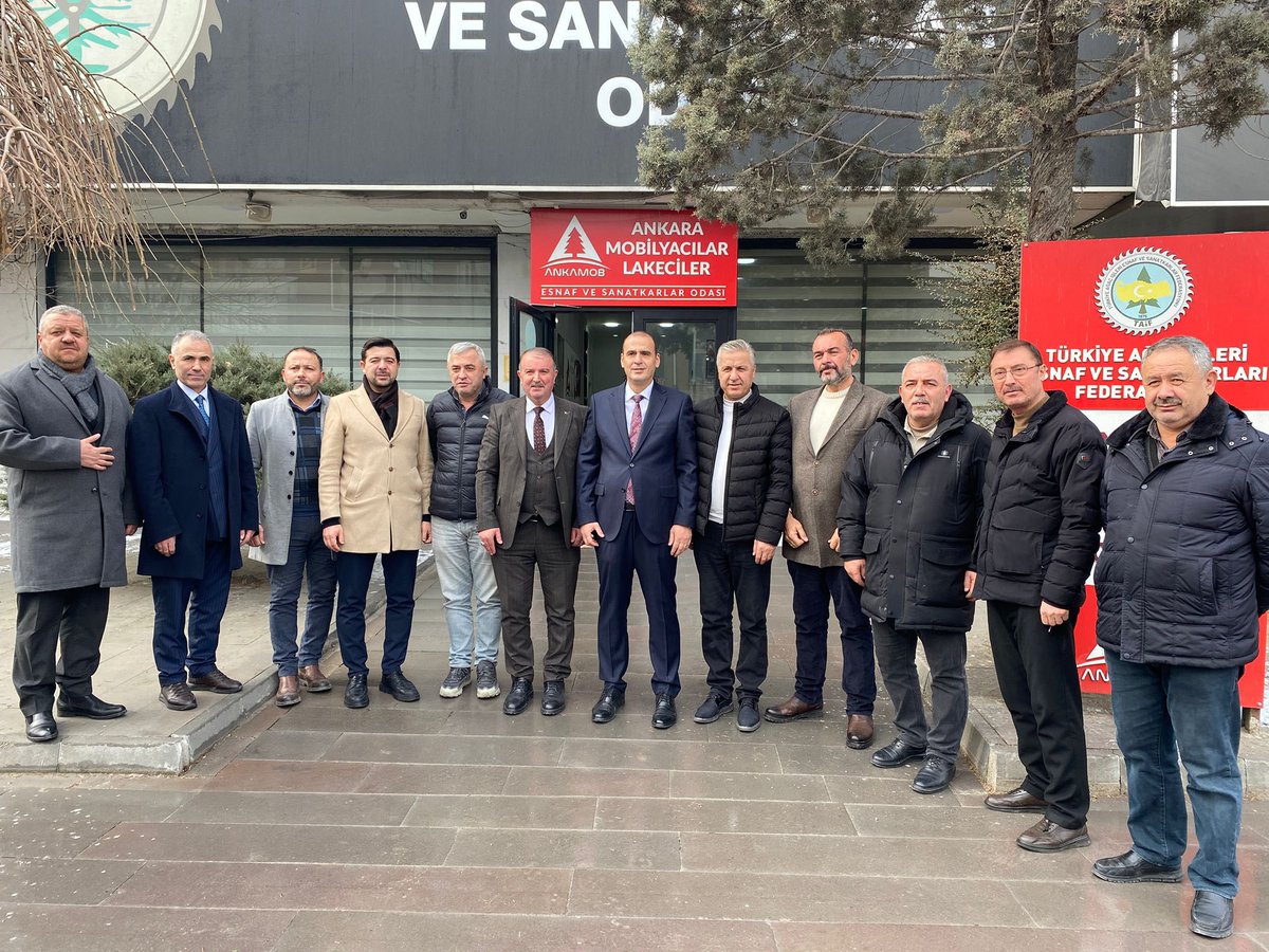 Ankara Mobilyacılar Lakeciler Esnaf ve Sanatkarlar Odası Başkanlığına tekrardan seçilen Sn. Hüseyin Taklacı ‘ya Yönetim Kurulu Üyelerimiz ile birlikte hayırlı olsun ziyaretinde bulunduk.

Misafirperverliğinden dolayı teşekkür eder, görevinde başarılar dilerim.

#KalbimizAltındağ