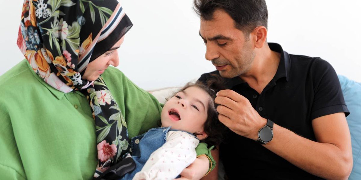 Hemşirenin darp ederek engelli bıraktığı bebeğin annesi Sema Bozoklar konuştu:

"Çocuğu kuvözden çıkarttıktan sonra bu şekilde bir durum olduğunu kabullenip hayatımıza devam ederken iki bin yirmi dört yılında haziran ayında bize e-devletten çocuğumuzun mahkemesi geldiğini gördük.