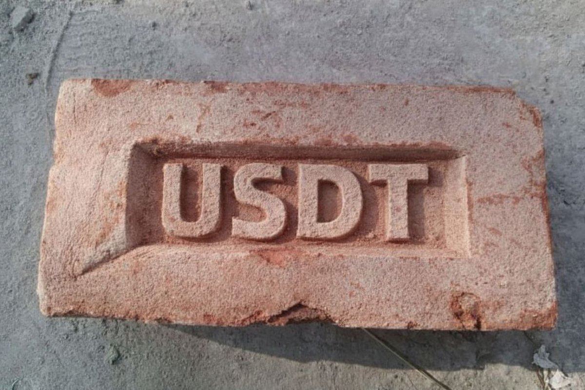 My Friend After Losing in Crypto 😭 Started New Business 🥹 But He Not  Forgot Crypto because Crypto Market in His Blood 😭 #Crypto #USDT