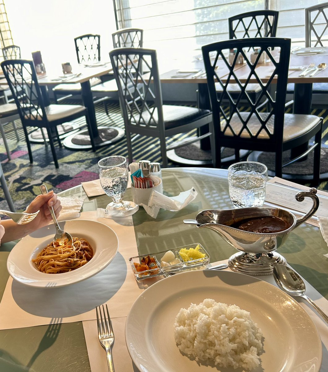 今日は人生初の人間ドックに行ってきました🏥 結果は何も全く異常なしでこれからもその調子で健康維持してくださいとのことで安心しました！  会社の補助で通常4万円ほどの費用が無料になったうえに、ホテルのランチもタダでいただけてサラリーマンも捨てたもんじゃないな ...