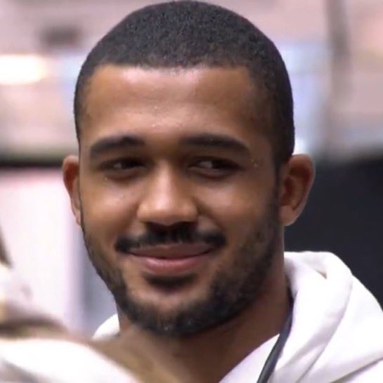 Dudu's tweet image. Rapaz, a Casa de Vidro do Sul teve que escolher entre o assediador e o homofóbico? Carai que fase