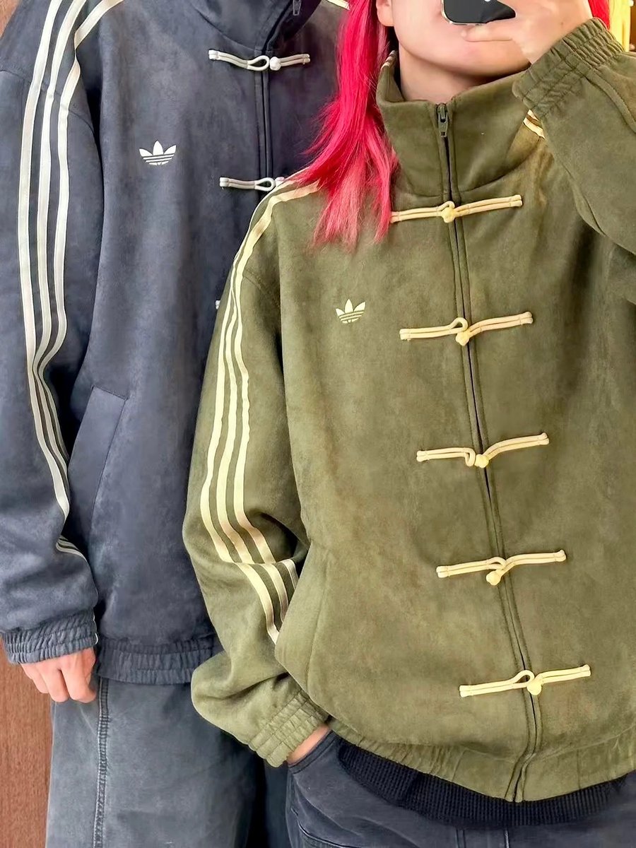 CaminoTV's tweet image. Le coloris jaune reste une exclu asie par contre les coloris vert et bordeaux seront bientôt dispos (110€)