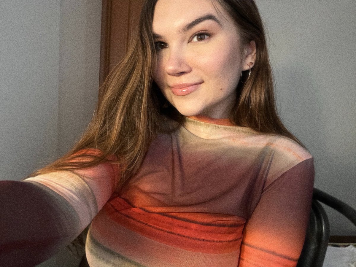 Call me Kárina tweet media