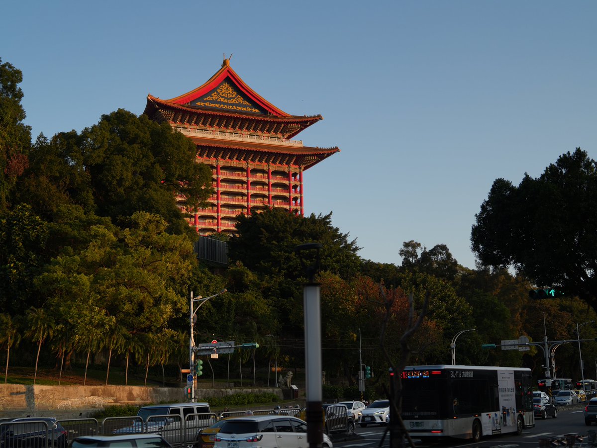 台湾の各地で鴻海製のバスよく見るようになったもんな〜
個人的には好きなデザイン