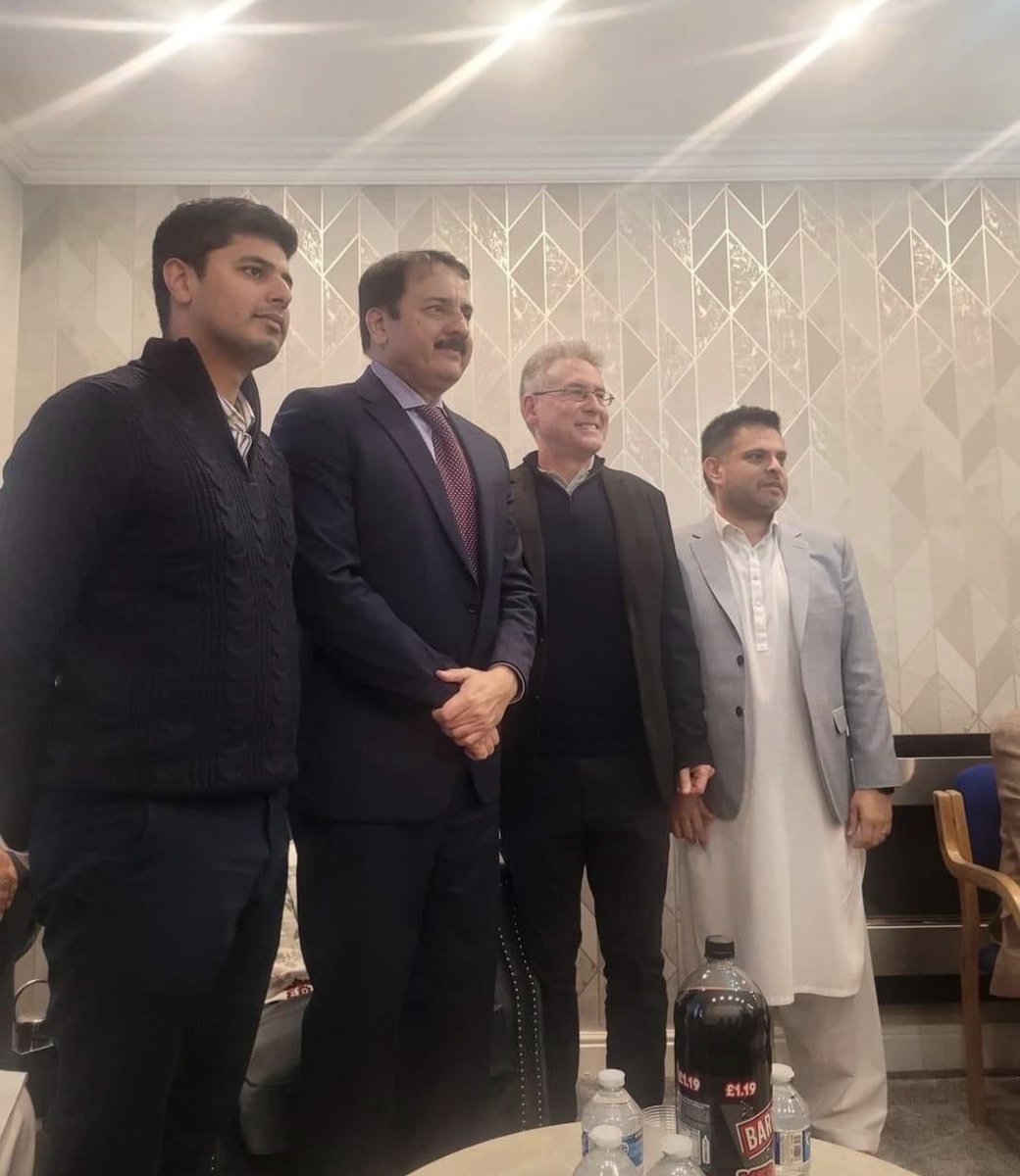 Truth Teller Dot tweet media