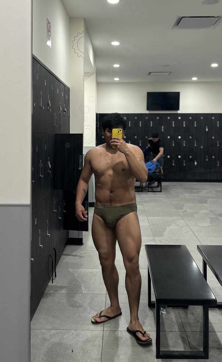 LeeonCoben's tweet image. Siento que me hacen falta tatuajes