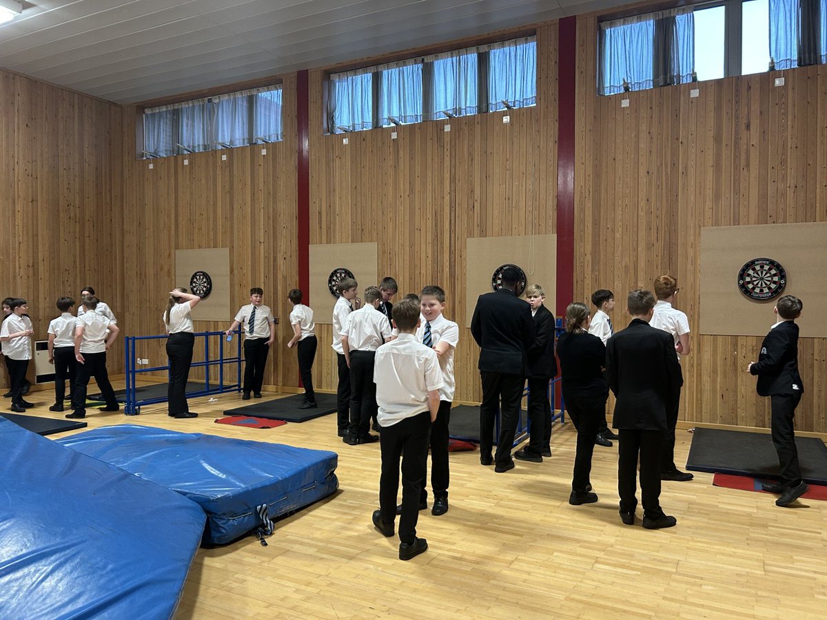 CroftonAcademy's tweet image. 🎯 Huge shoutout to Ms Senior for launching our Darts Club back in Term 1! We've had a fantastic turnout each week. This week was round 1 of our tournament. Who knows, we might be looking at a future @Fsherrock or @LukeTheNuke180 ! #FutureChampions #WeAreCrofton