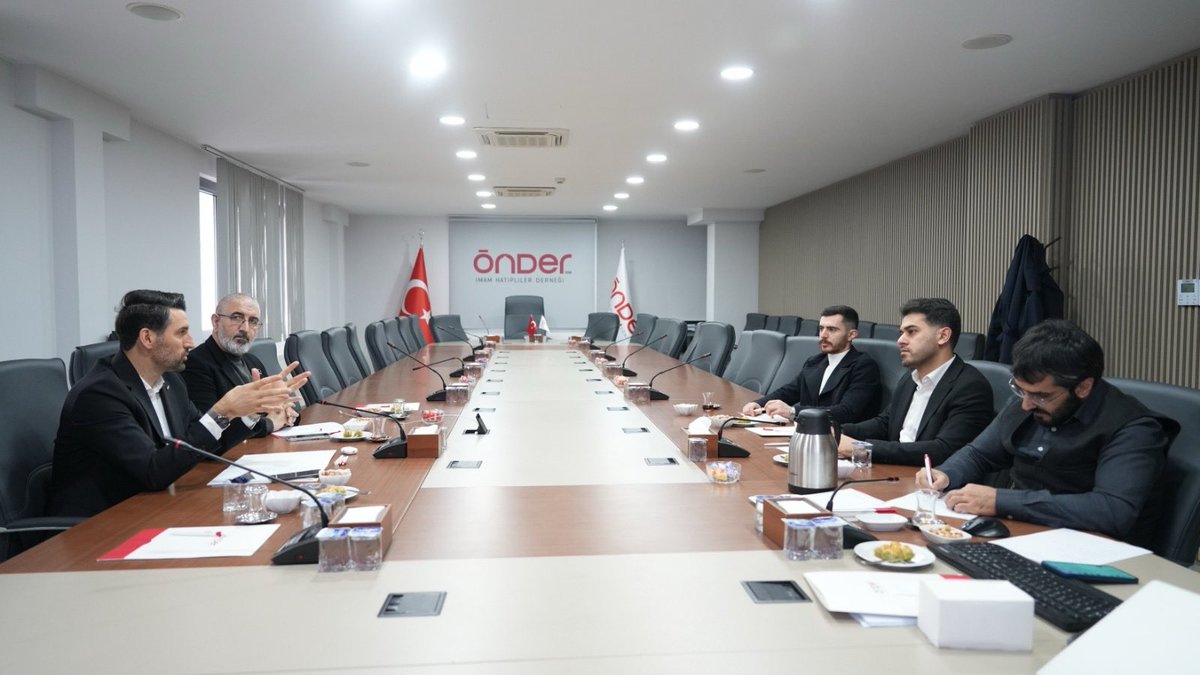 Genel Başkanımız Abdullah Ceylan ve teşkilatlanamadan sorumlu Genel Başkan Yardımcımız Ekrem Erdem beyefendiler ile il temsilciliğimizin genel değerlendirmesini yaptık, gelecek dönem projelerimiz ile ilgili istişarede bulunduk.  <a href="/onderihl/">ÖNDER</a> <a href="/aceylantr/">Abdullah Ceylan</a> <a href="/ekremerdemm/">Ekrem ERDEM</a> #önder #önderihl