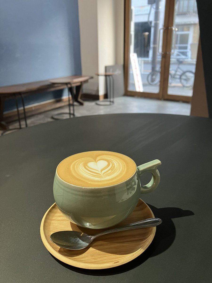 junni_800's tweet photo. あんまり寒いからカフェに避難。
急な寒さで大抵の人が肩をすくめて歩いています。。。#墨田区 #elcoffee https://t.co/cfbeTLfQeb