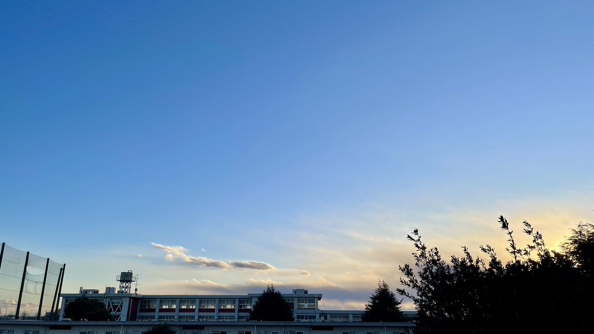 今日もおつかれさま

#写真好きな人と繋がりたい #空 #夕焼け