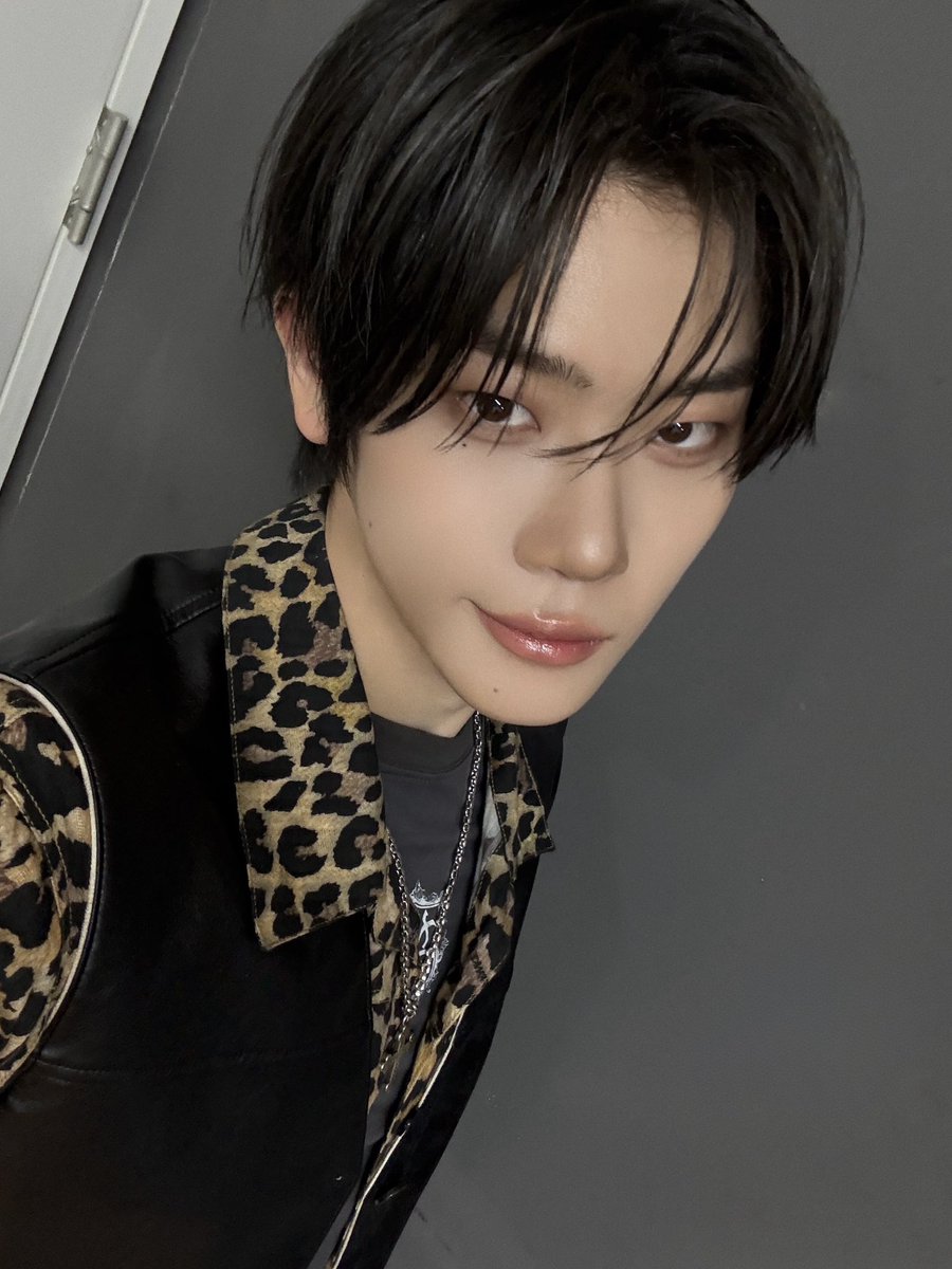 CYE_MEMBERS7's tweet image. 🙃🙃🙃

#장여준 #JANGYEOJUN 
#CLOSEYOUREYES #클로즈유어아이즈
#CYE #클유아