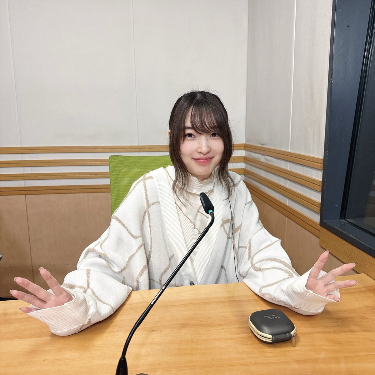 本日は「上田麗奈のひみつばこ」の放送です📻
今夜もお楽しみに✨

QloveR 超！A&amp;G＋:22時～
文化放送・ラジオ大阪:27時〜
joqr.co.jp/qr/program/him…

#上田麗奈 #ひみつばこ