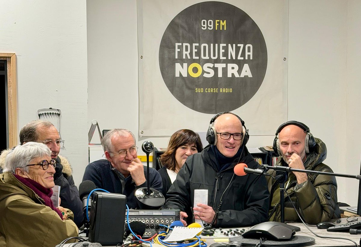 aiacciuvivu's tweet image. ✊🏻 𝐒𝐞𝐦𝐢 𝐢𝐧 𝐦𝐨𝐬𝐬𝐚 ! I Salini : à u vostru scontru !

Première sortie, dans le cadre de notre campagne, hier soir, à I Salini ! 

_
#AiacciuVivu #Aiacciu #AlizzioniMunicipali #Carrolaggi2026