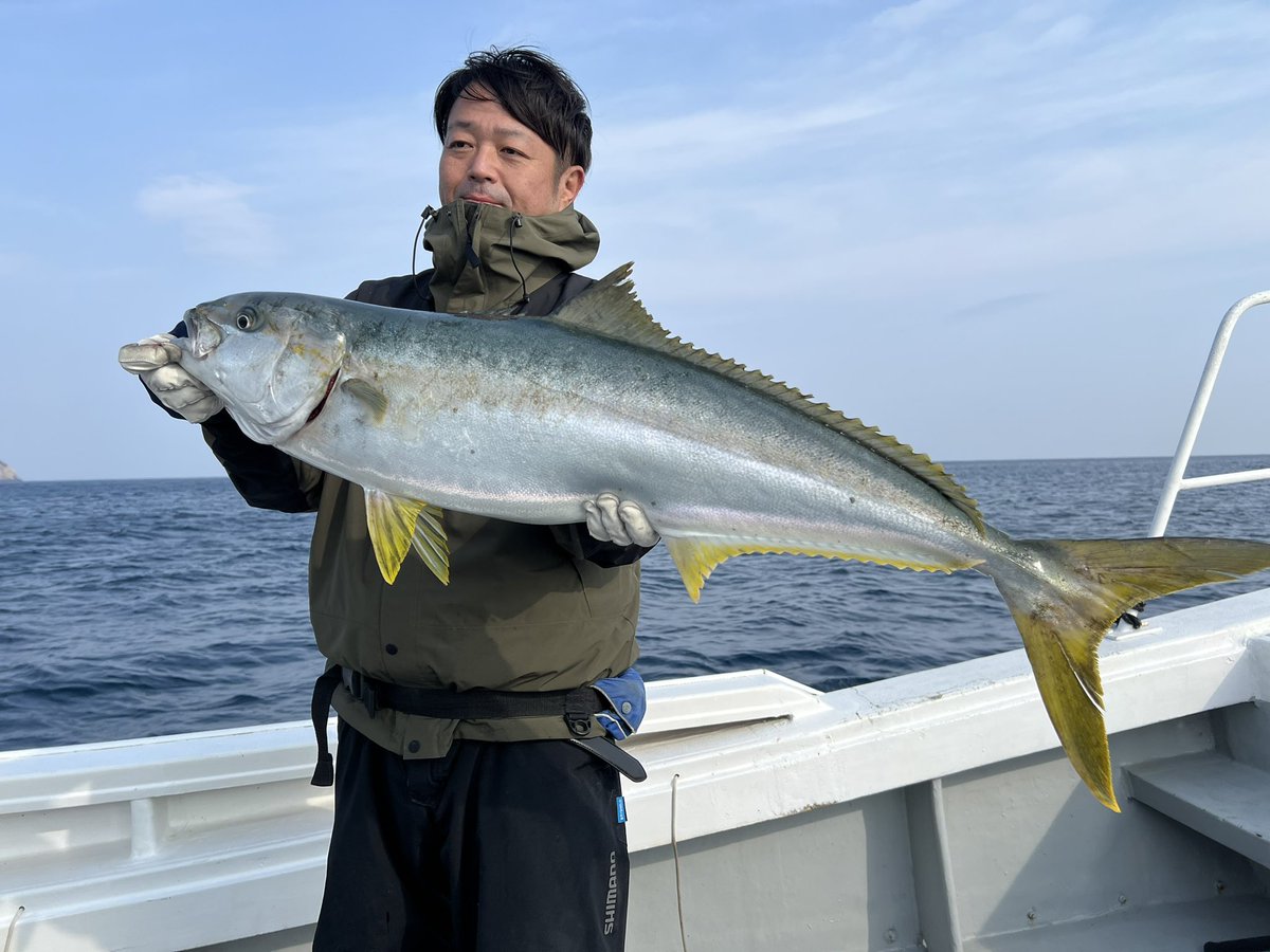 依頼をうけて重い腰を上げた(笑)今回のサポート対馬釣行。
時化による釣り不成立で正直ほとんど消化試合。2&amp;3日目はロクに土俵にも立ててなかった。

そんな海況下、どうにか仲間に1本釣って貰えたので自分への依頼としてはまぁどうにかギリギリお役免、かな。

嗚呼、つかれた！😂