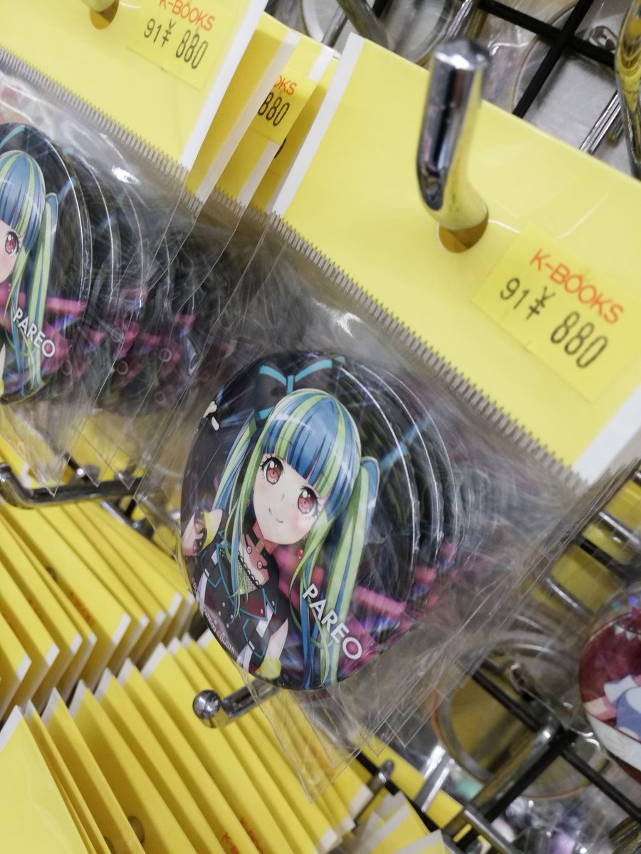 商品紹介】バンドリ なんば壱番館では パレオの缶バッジ を多数販売し