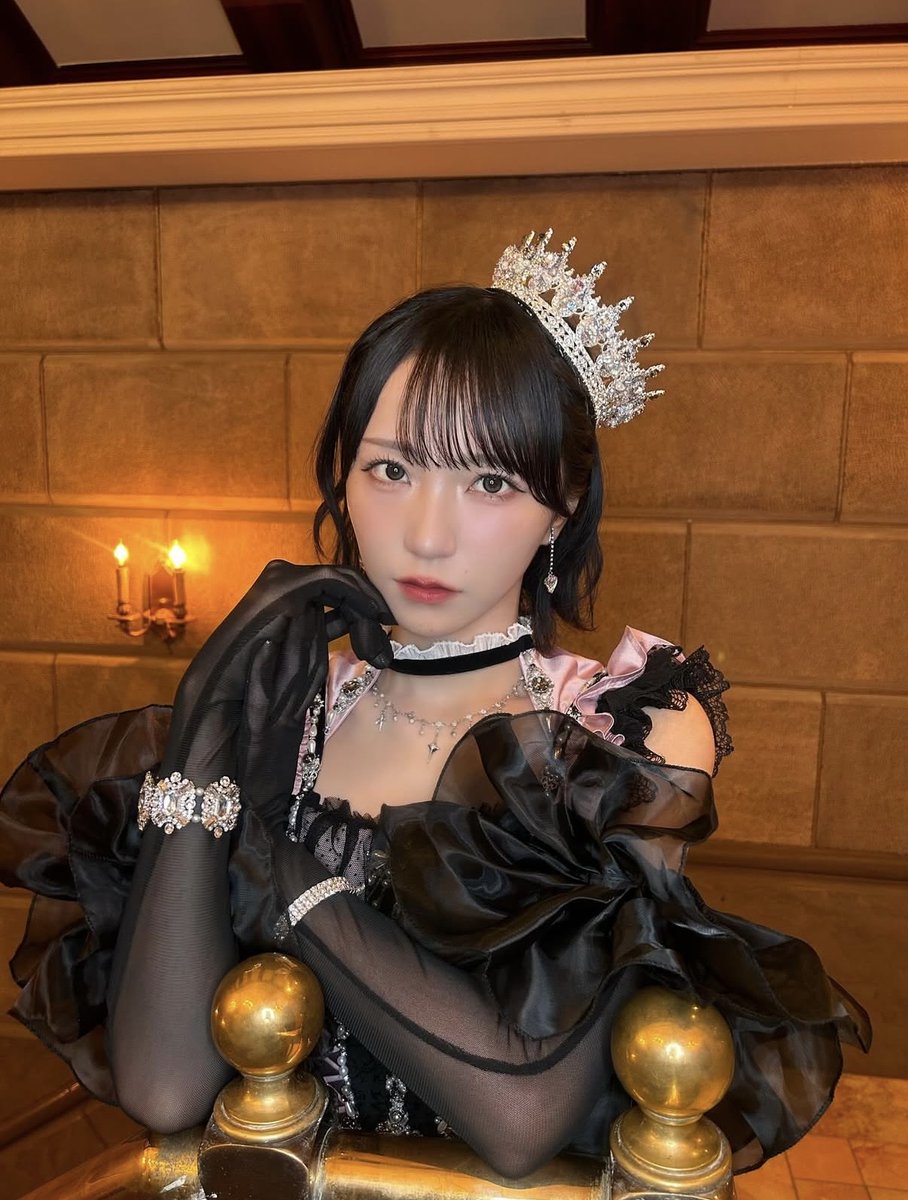こちらだと思います💜💜 =LOVE 野口衣織ちゃん 「Queens」衣装にて着用