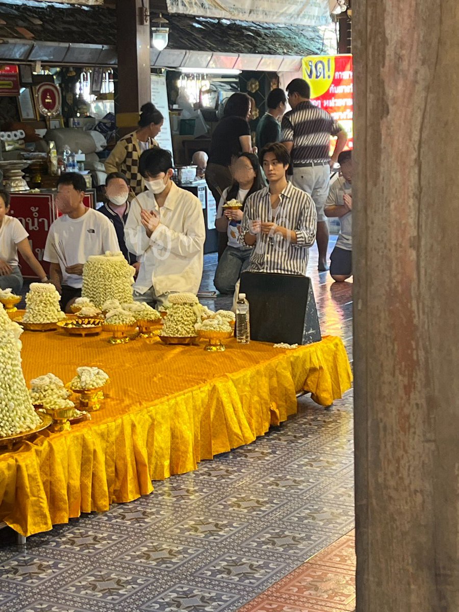 _iB2UTY's tweet image. น่าจะอัพได้แล้ว(?) พี่เราไปเที่ยวเชียงใหม่แล้วเจอปอนด์กับเจมีไนน์ไปไหว้พระด้วยกันน😭 พี่บอกว่าเห็นคนใส่แมสก็ว่าไมหล่อจังวะ จนเพื่อนบอกนั่นปอนด์!5555 ส่วนจมนชิลมาก เดินจะชนกันอยู่ละ🤣 (ปอนด์แอบไปหาใครสารภาพมา) 

ps. not real time ka 
(ถ้าไม่โอเคแจ้งลบได้นะคะ) 
#ppnarvit #Gemini_NT