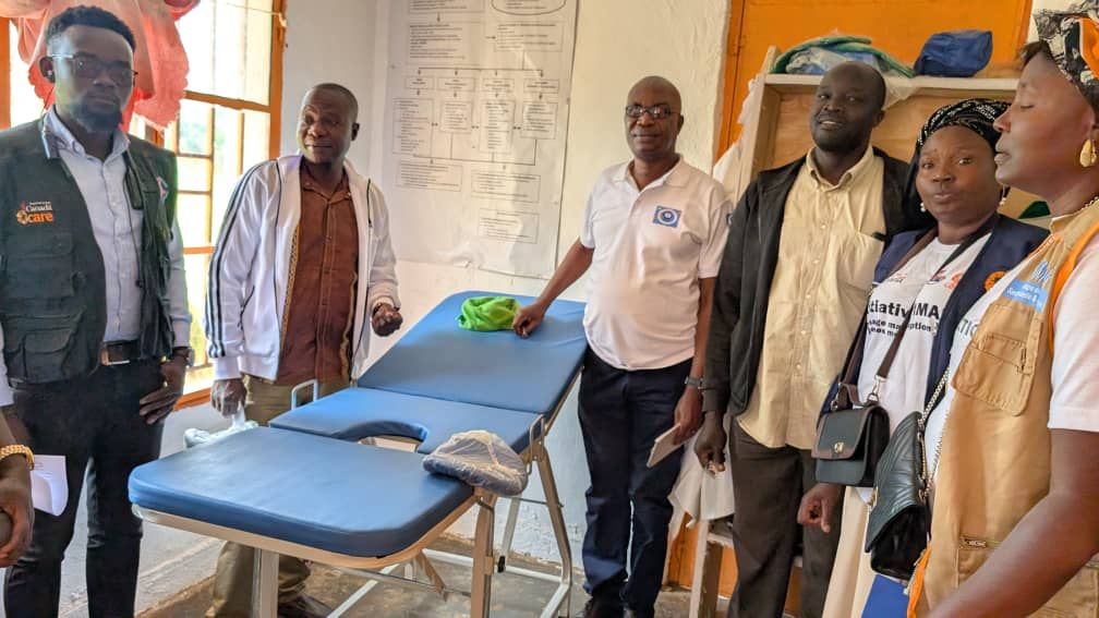 caredrc's tweet image. 📍#Ituri !
Le Centre de Santé #Bey a 19 428 hab, et disposait un bâtiment, limitant l’accès aux soins, le centre a été renforcé grâce à @GAC_Corporate via le projet #CAP24 
➡️Avant 13–16 patients/jour est passé à 30–40/j
🏥Soins de qualité, confiance retrouvée.
@CARE,@ongfeconde