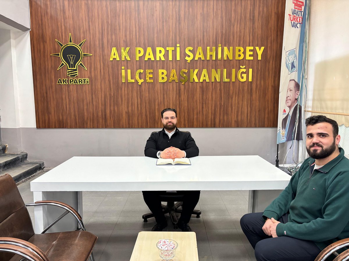📍Bugün AK Parti Şahinbey İlçe Başkanlığımızda:  

• Nöbetçi  ilçe Başkan  Vekilimiz  Sayın  <a href="/erhanbeken/">Erhan Beken</a> ‘dir.
Çayımız, kahvelerimiz hazır! Bekleriz. 

Soru, görüş ve önerileriniz için iletişim bilgilerimiz 👇🏻 

☎️ (0342) 220 77 99

📧 gaziantep.sahinbey@akparti.org.tr