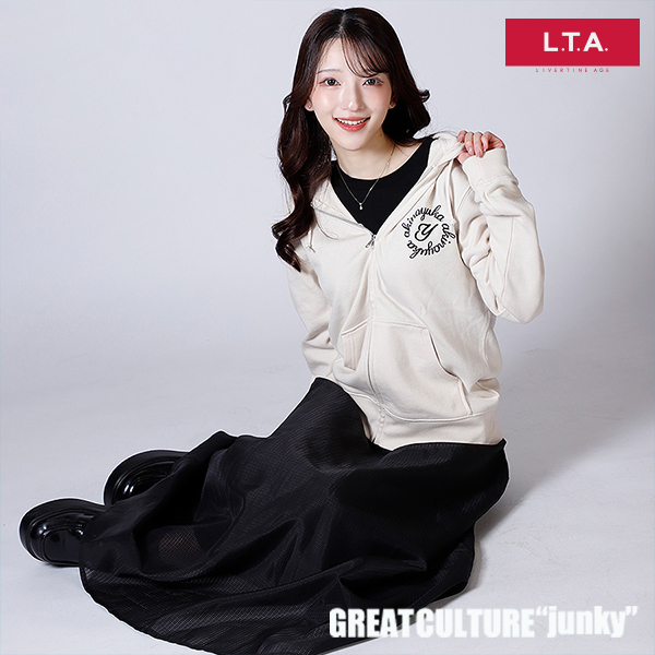 極美品✨ セオリーリュクスリッチモンド アストリッド フーディM パーカー 秋野祐香さんとのコラボアイテムが本日17時より受注予約開始しました