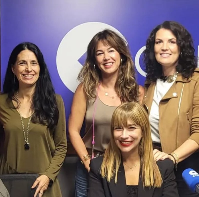 SoniaCrespoR's tweet image. Jueves. Hoy a las 13.00 horas cita con la actualidad en clave femenina. Tertulia 🎙️📰🗞️de Mujeres en @COPEMalaga 📻 bajo el timón de Mónica García y con @Sorayagm1411 @ruthparticipa @MarGlezBaez y Marta Álvarez