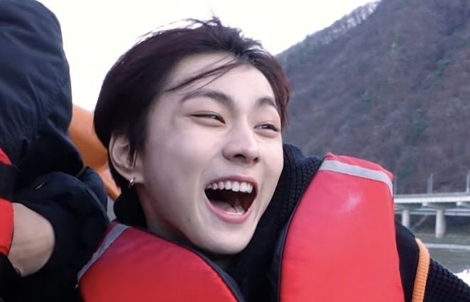 Hunmu02's tweet image. 나도 이만큼 행복해지고 싶음 지금