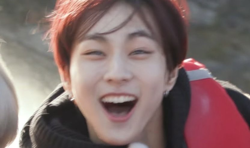 Hunmu02's tweet image. 나도 이만큼 행복해지고 싶음 지금