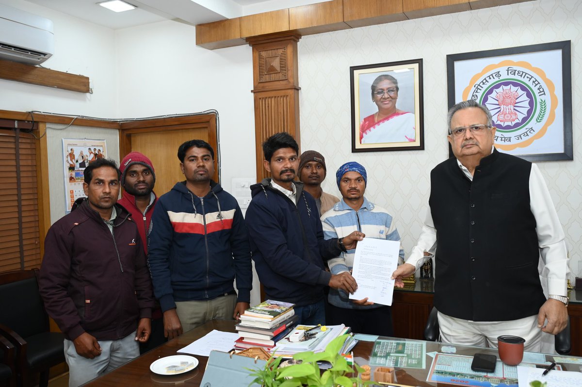 <a href="/BJP4India/">BJP</a> <a href="/dharam_kaushik/">Dharamlal Kaushik</a> सहायक शिक्षक भर्ती 2023 के  पूरे 2300 पदों में छठवीं चरण काउंसलिंग 1: 3 के अनुपात में अतिशीघ्र शुरू करें ।तभी सुशासन आएगी । बच्चे और युवा का भविष्य उज्जवल होगा । नहीं तो हमें आत्मदाह करने में मजबूर होना पड़ेगा क्योंकि हमारे बच्चे का भविष्य अंधेरे में चला जाएगा।