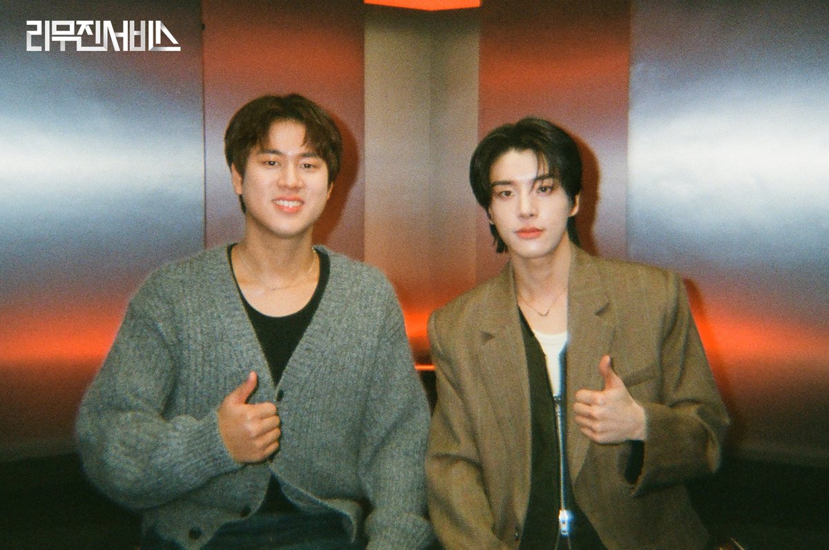 mujin_plz's tweet image. 리무진서비스 198회 비하인드 필름 도착💌
누구보다 Young하고
어느 때보다 Alive했던
제이크 X 무진의 뮤직 드라이브🚗💕
두 사람의 음악 인생이
얼마나 더 찬란할지 기대 중💬💫

@ENHYPEN
@BPM_LMJ 

#제이크 #JAKE #엔하이픈 #ENHYPEN
#이무진 #LEEMUJIN #리무진서비스 #LMJSV