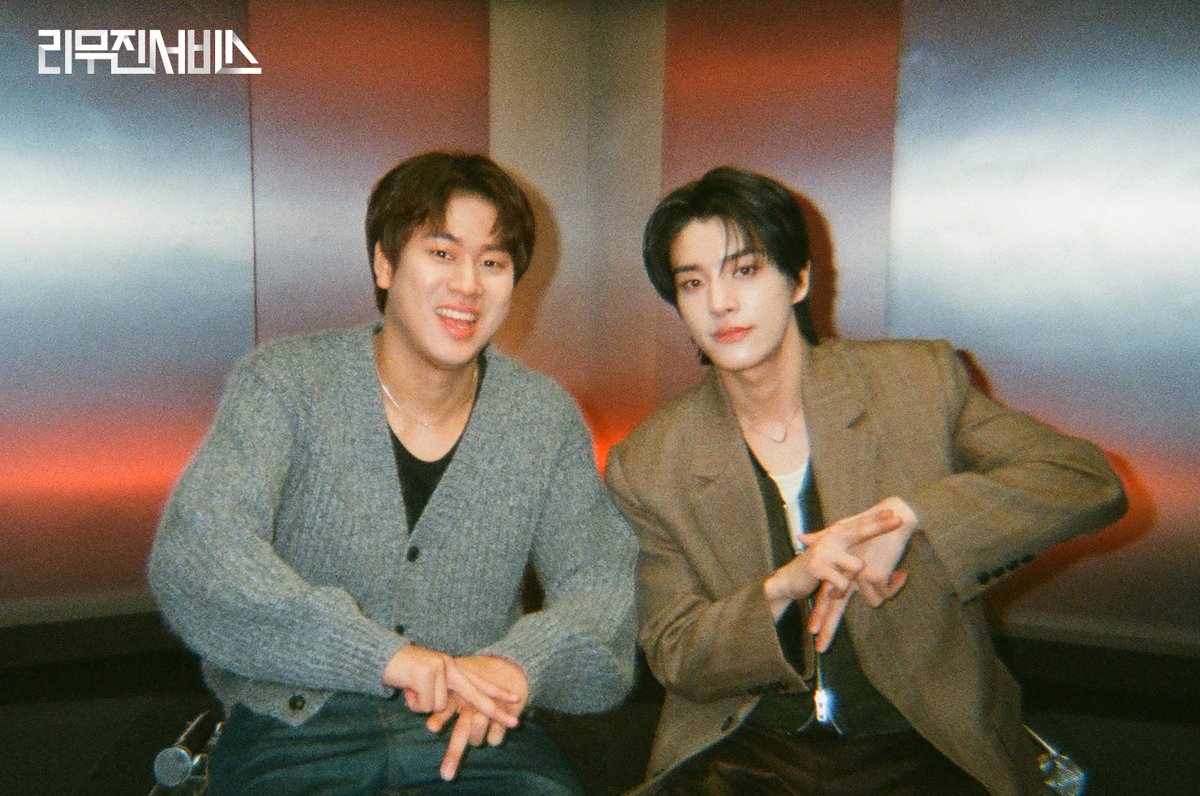 mujin_plz's tweet image. 리무진서비스 198회 비하인드 필름 도착💌
누구보다 Young하고
어느 때보다 Alive했던
제이크 X 무진의 뮤직 드라이브🚗💕
두 사람의 음악 인생이
얼마나 더 찬란할지 기대 중💬💫

@ENHYPEN
@BPM_LMJ 

#제이크 #JAKE #엔하이픈 #ENHYPEN
#이무진 #LEEMUJIN #리무진서비스 #LMJSV