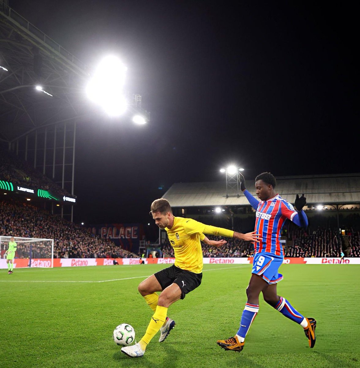 🚨What a turning journey for Persija Jakarta’s new player, Paulo Ricardo.

December 2025: Playing in the UEFA Conference League against Crystal Palace, marking Eddie Nketiah at Selhurst Park Stadium.

January 2026: Potentially playing against Madura United with Persija Jakarta,