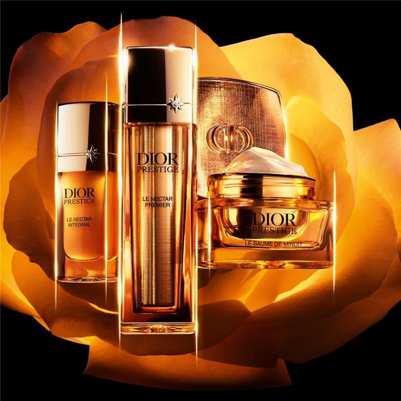 贅沢に、確かに、美を呼び覚ますウルトラ プレミアム ライン、「レ