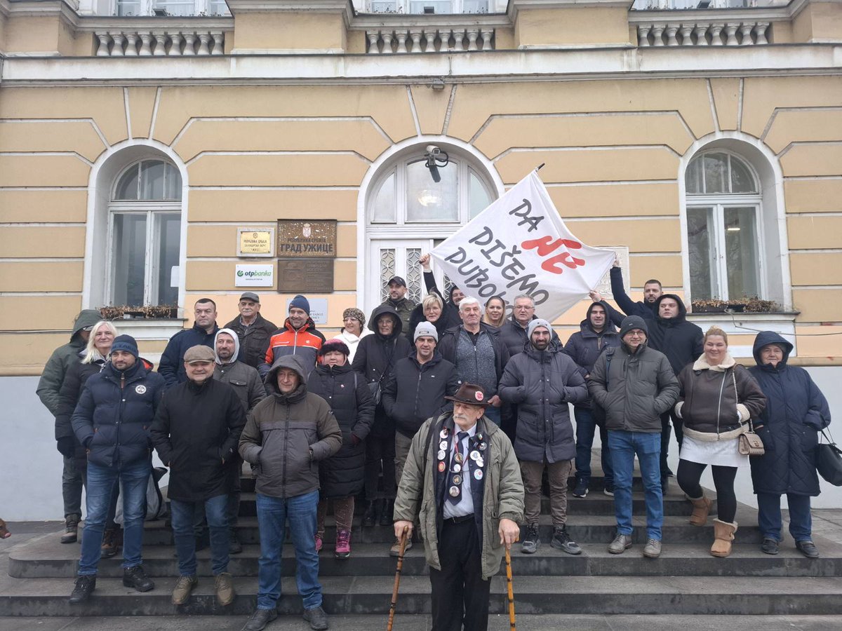 DNDD_031's tweet image. Blokirana Gradska kuća Užice:
- Hitno razrešenje i odgovornost v.d. direktora deponije Milana Nenadića
- Hitan rok za sanaciju deponije
- Odgovornost zamenika gradonačelnice Rajka Radosavljevića‼️‼️