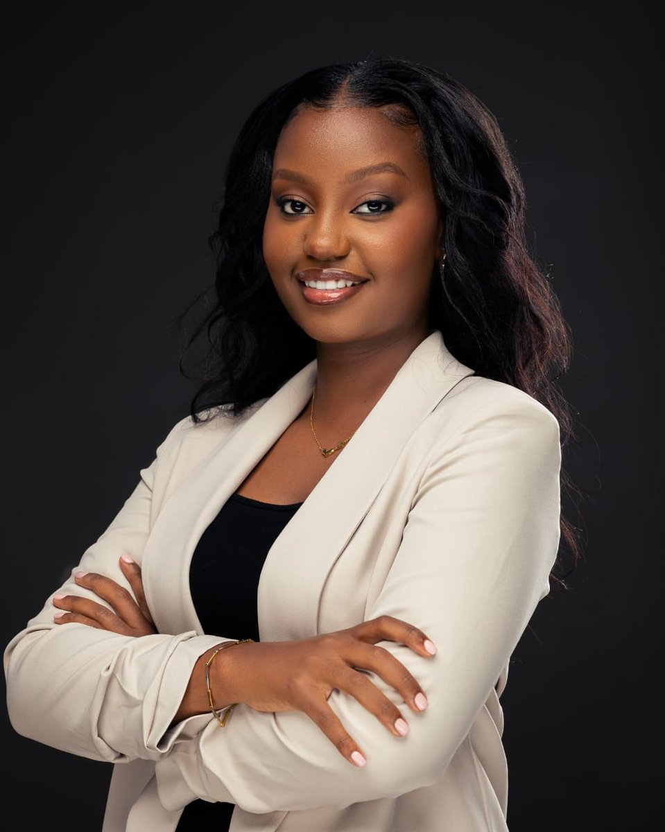 EMILY ACHOM tweet media